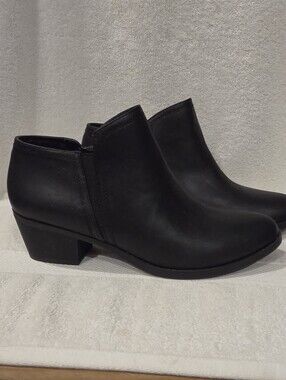 NATURALIZER WONDA2 ANKLE BOOTS